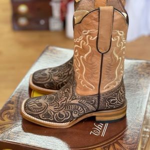 Ladies Square Toe Tooled Western Boots